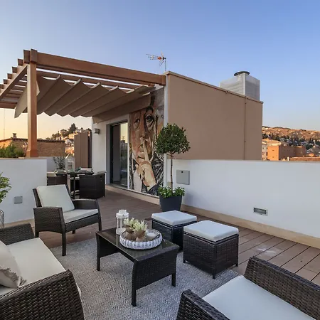 Chezmoihomes Plaza Nueva Penthouse *